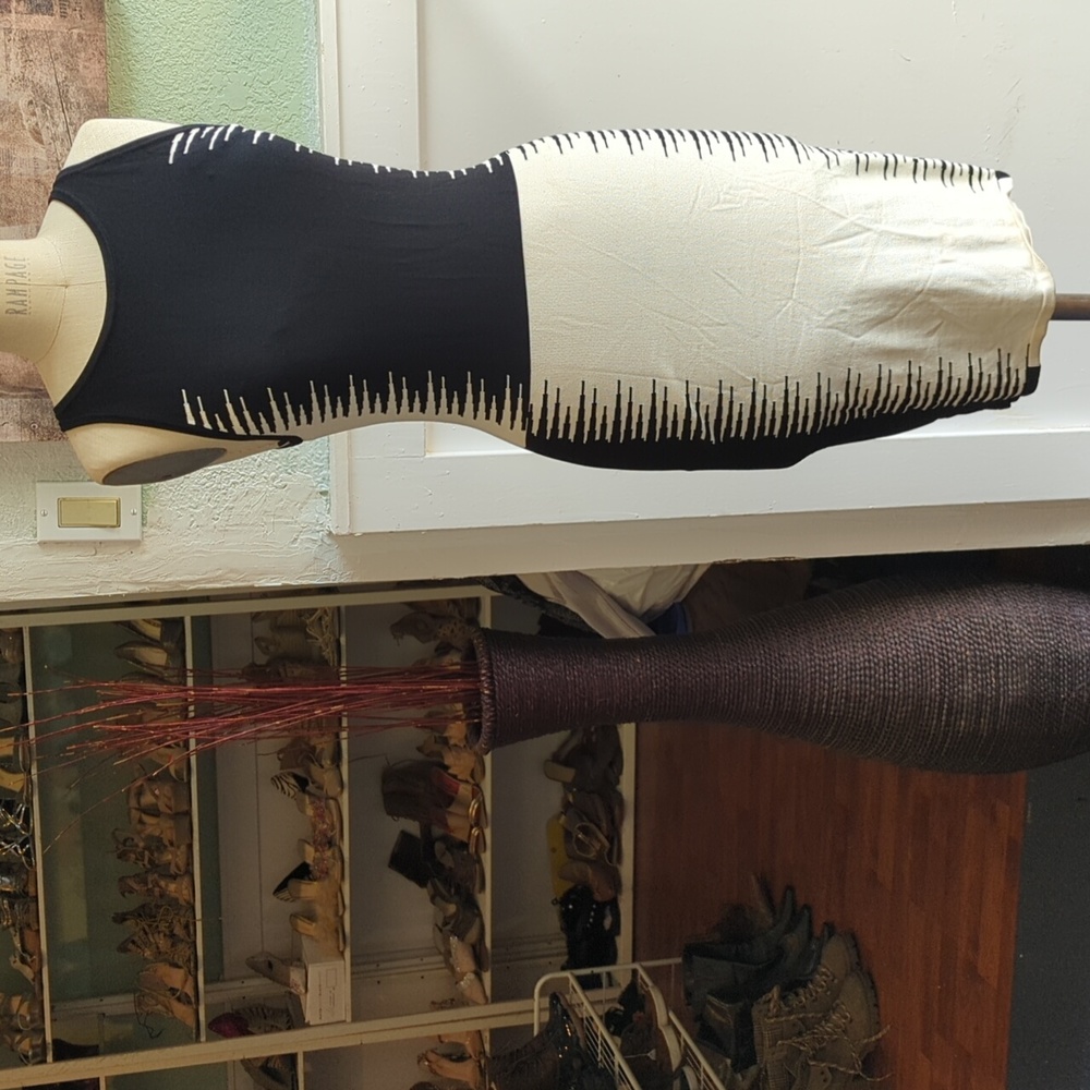 Vince camuto black and white bodycon dress